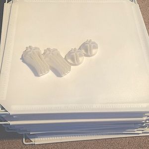 20 parts to build and 7 big part and 30 for the stock